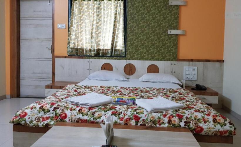 Hotel Rasraj , Dhule Ngoại thất bức ảnh