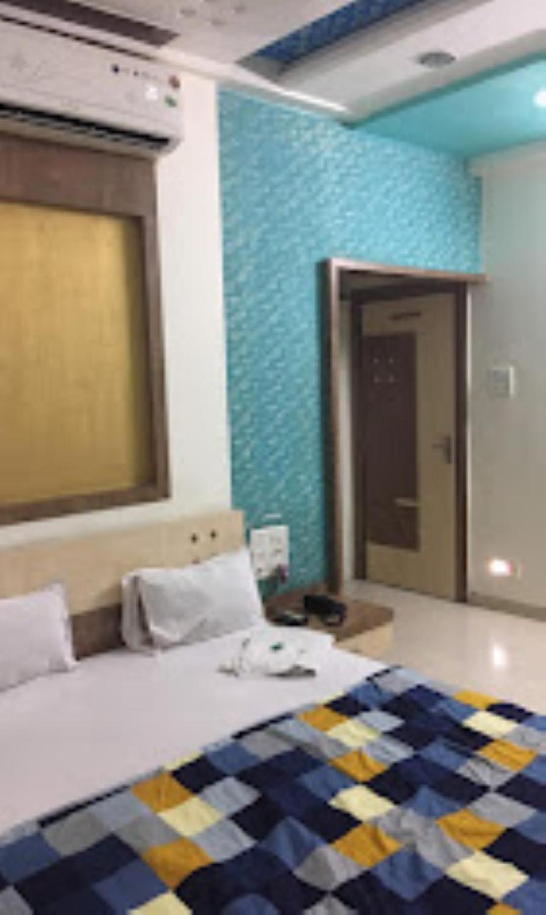 Hotel Rasraj , Dhule Ngoại thất bức ảnh