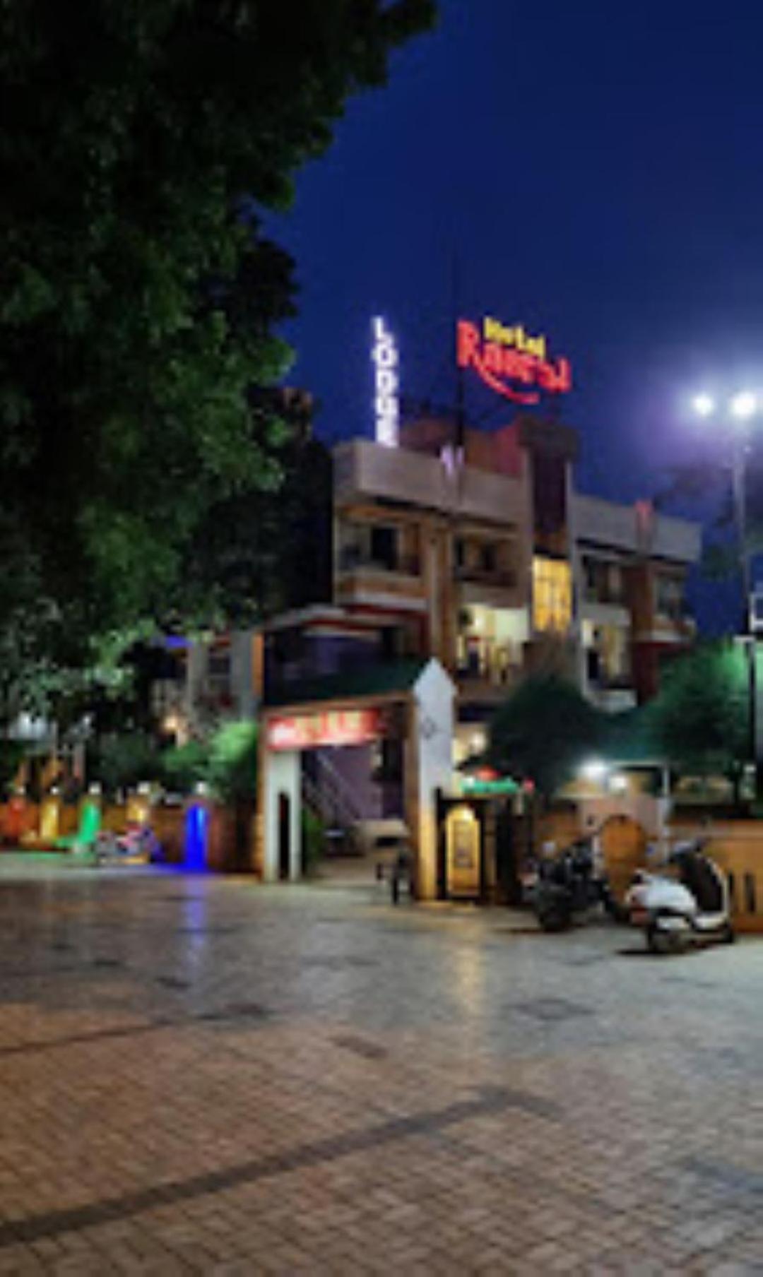 Hotel Rasraj , Dhule Ngoại thất bức ảnh